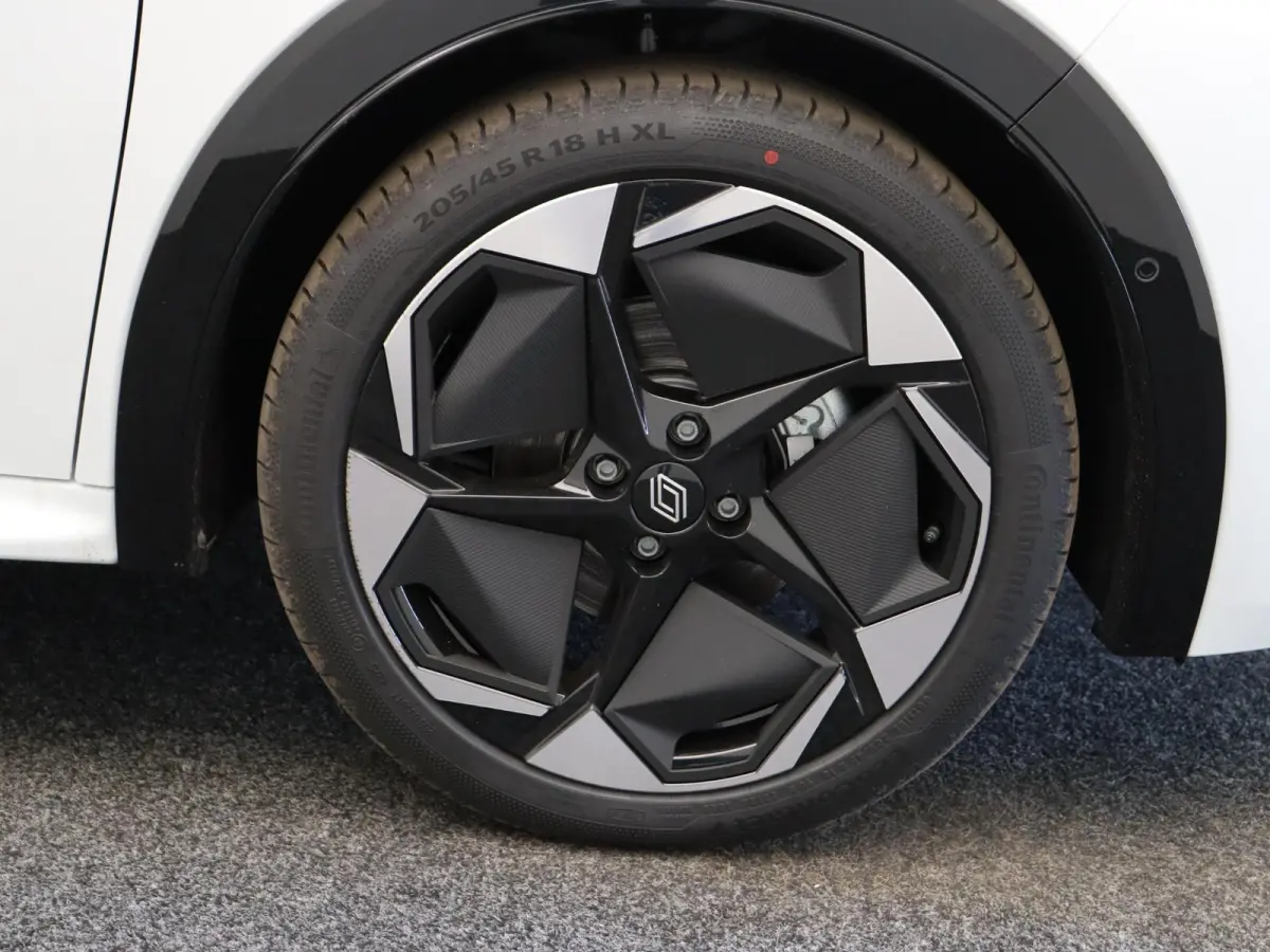 TCe 115pk techno | Vijf jaar garantie | Stoelverwarming | 18" LMV | Blind spot warning |