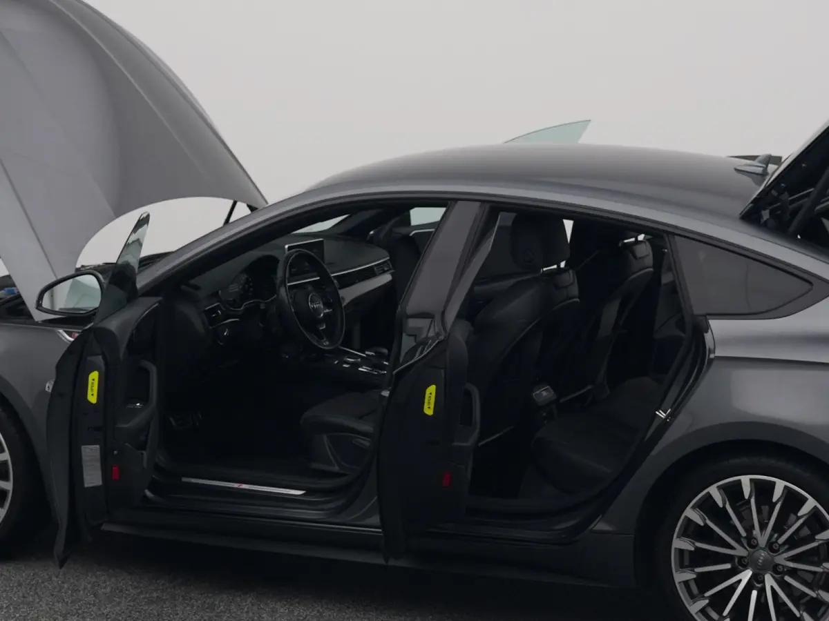 2.0 TFSi Launch Edition S-line | CARPLAY | KEYLESS | SFEERVERL.