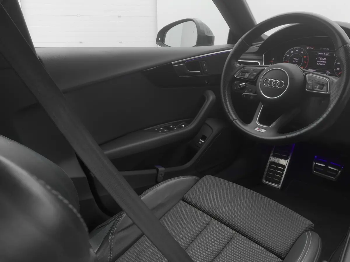 2.0 TFSi Launch Edition S-line | CARPLAY | KEYLESS | SFEERVERL.