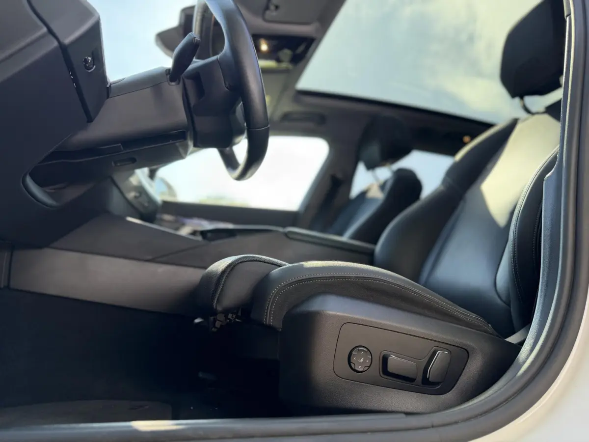 eDrive40 Business Edition 84 kWh | SOH 96% | Pano | BTW |