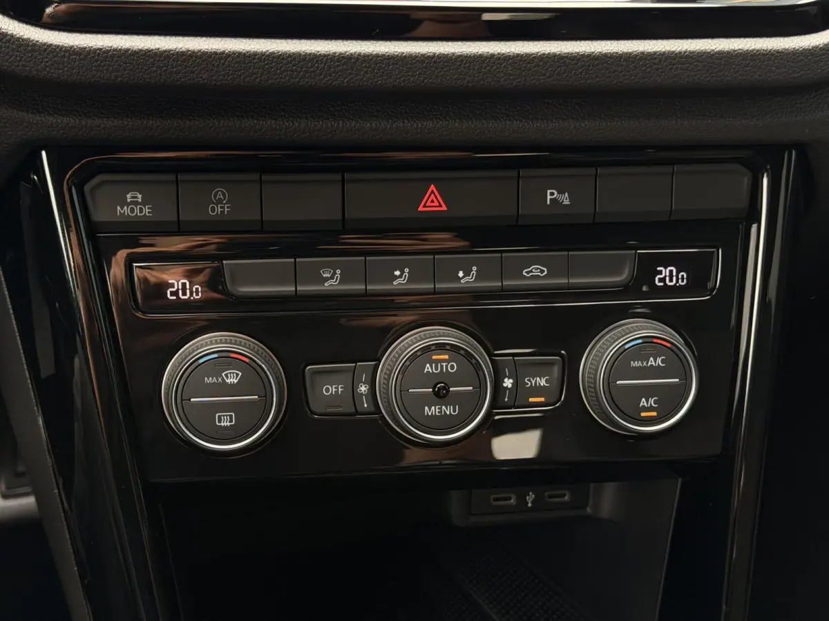 1.5 TSI Sport+ Black Edition | CAM | ADAPT.CRUISE | CARPLAY | NAV | PDC | LED | DIGI.DASH | SPORTSTOELEN | 18" LMV