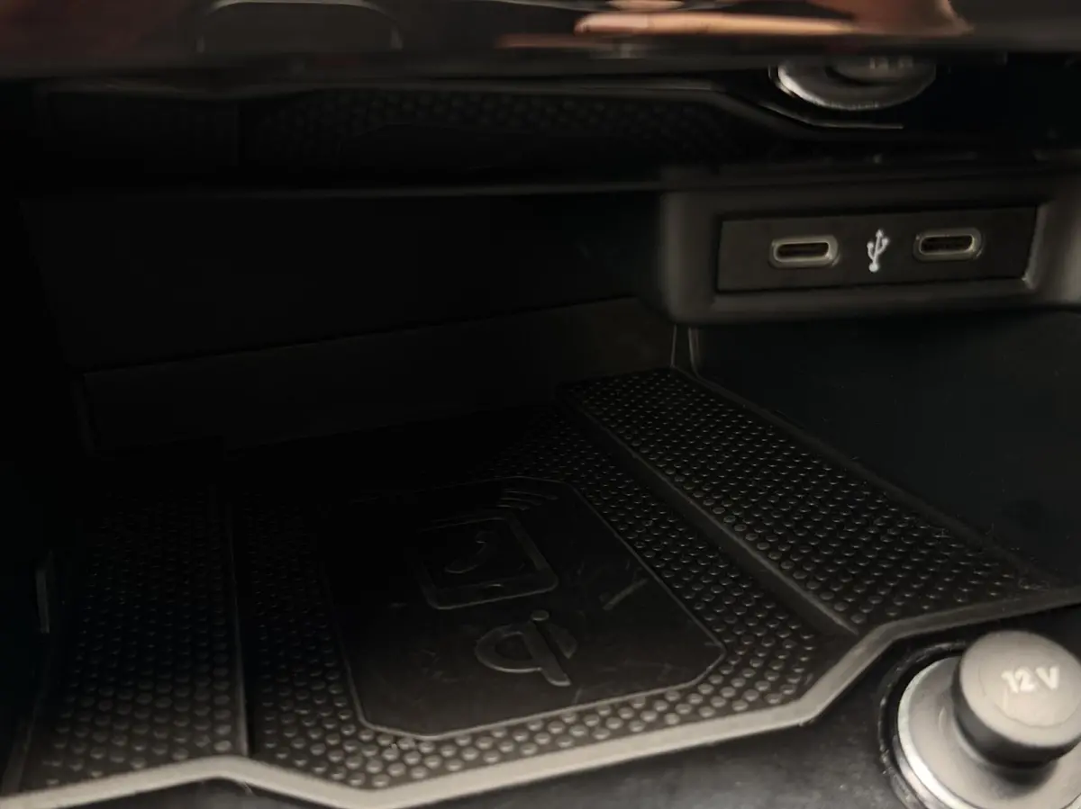 1.5 TSI Sport+ Black Edition | CAM | ADAPT.CRUISE | CARPLAY | NAV | PDC | LED | DIGI.DASH | SPORTSTOELEN | 18" LMV