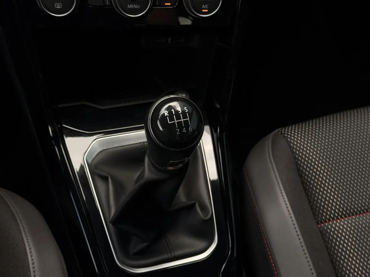1.5 TSI Sport+ Black Edition | CAM | ADAPT.CRUISE | CARPLAY | NAV | PDC | LED | DIGI.DASH | SPORTSTOELEN | 18" LMV