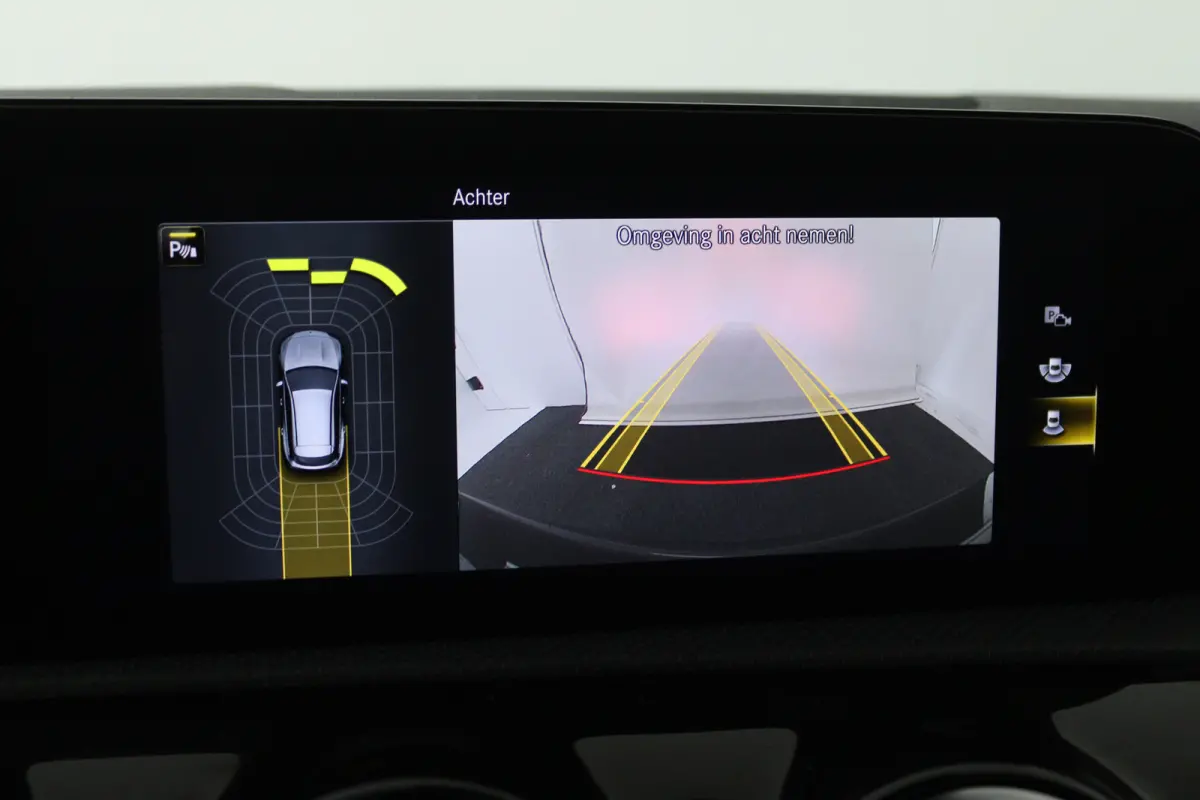 180 AMG Line (PANORAMADAK, SFEERVERLICHTING, STOELVERWARMING, CAMERA)