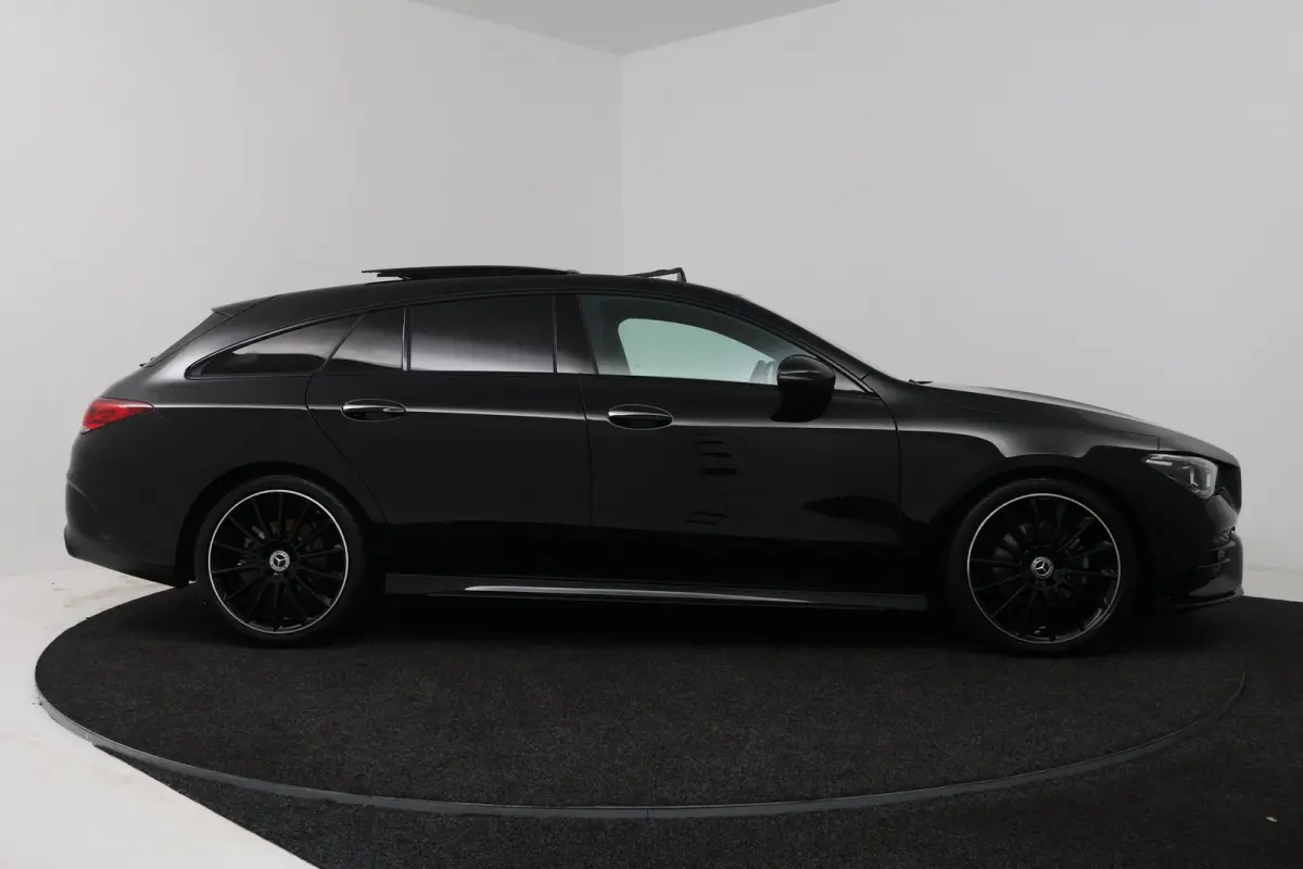 180 AMG Line (PANORAMADAK, SFEERVERLICHTING, STOELVERWARMING, CAMERA)