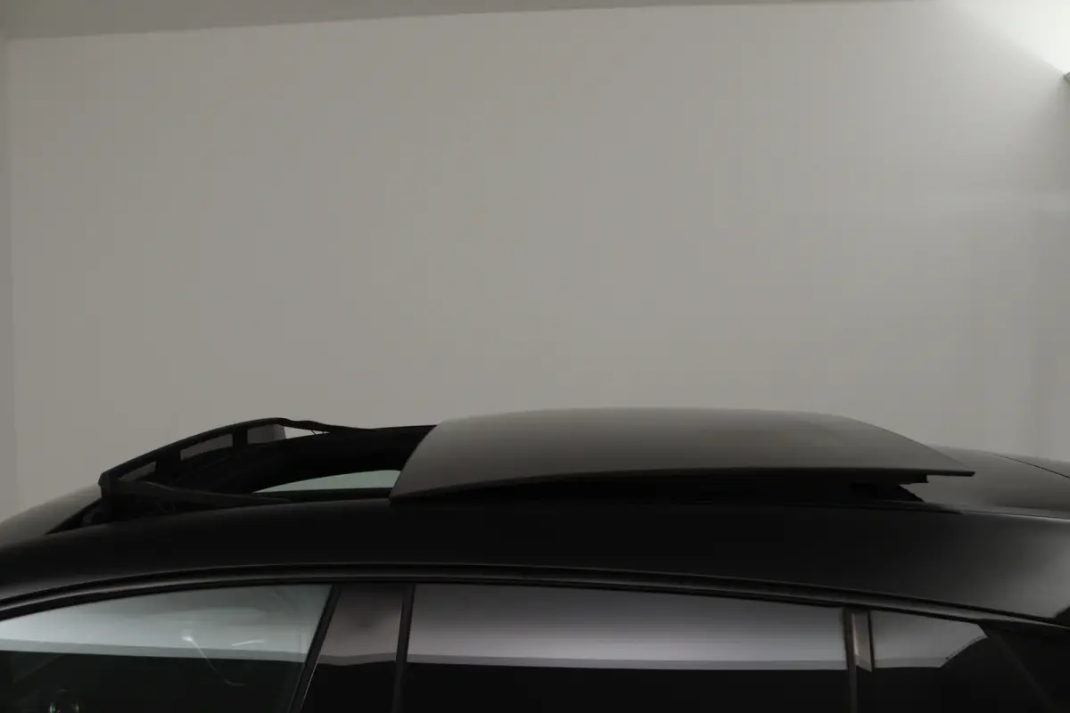 180 AMG Line (PANORAMADAK, SFEERVERLICHTING, STOELVERWARMING, CAMERA)