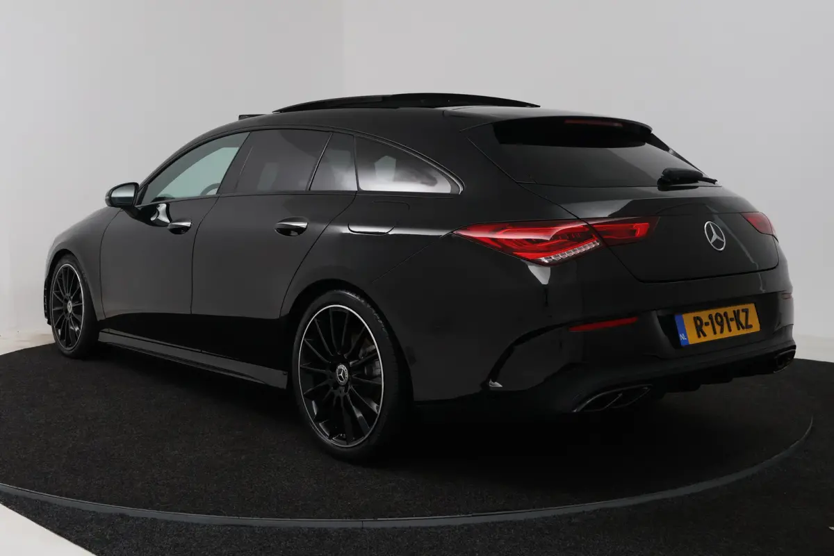 180 AMG Line (PANORAMADAK, SFEERVERLICHTING, STOELVERWARMING, CAMERA)