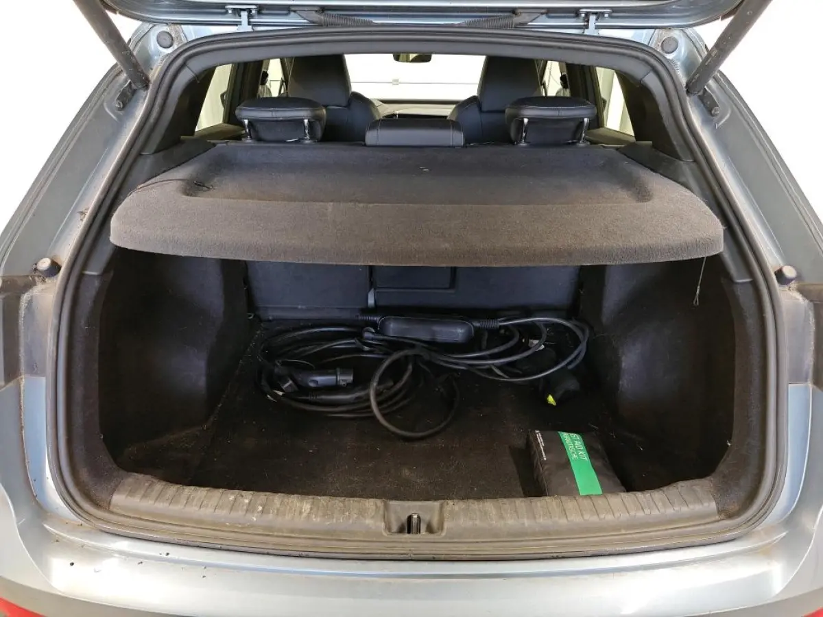 40 L ed S Com 77 kWh | 92,92% SOH | Sonos | Camera | Adap. Cruise | Matrix