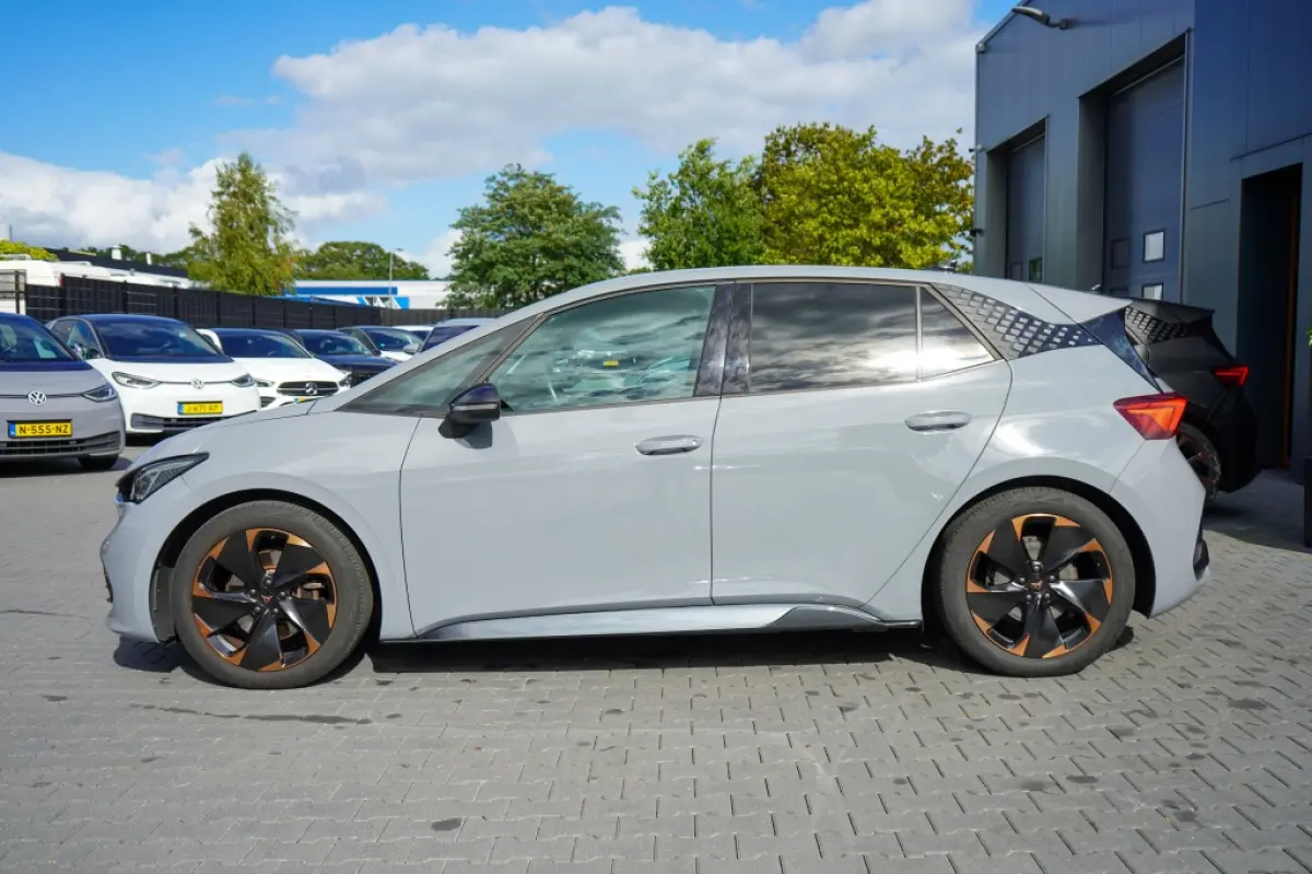 Adr. One 62 kWh | 91,47% SOH | Led | Camera | Keyless | Stoelverwarming