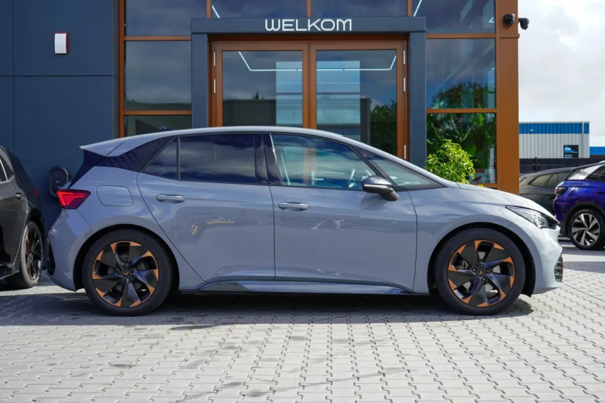Adr. One 62 kWh | 91,47% SOH | Led | Camera | Keyless | Stoelverwarming