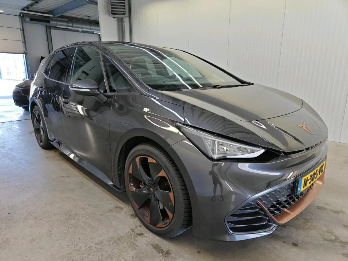 Adr. One 62 kWh | 90,69% SOH | Led | Camera | Keyless | Stoelverwarming
