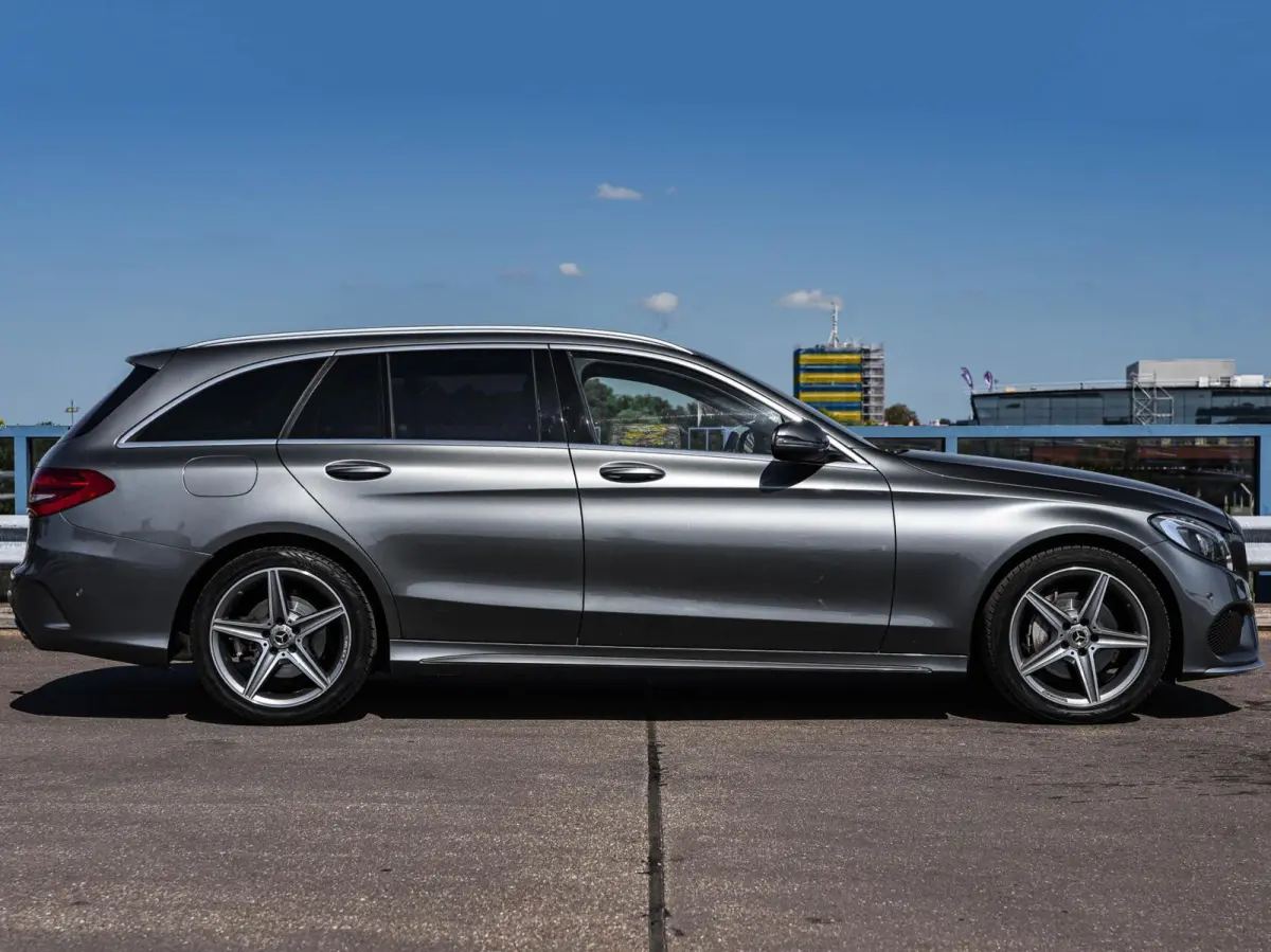 180 Business Solution AMG 156 PK Aut. | Leder | Navigatie | Camera | LED | Trekhaak | 18"