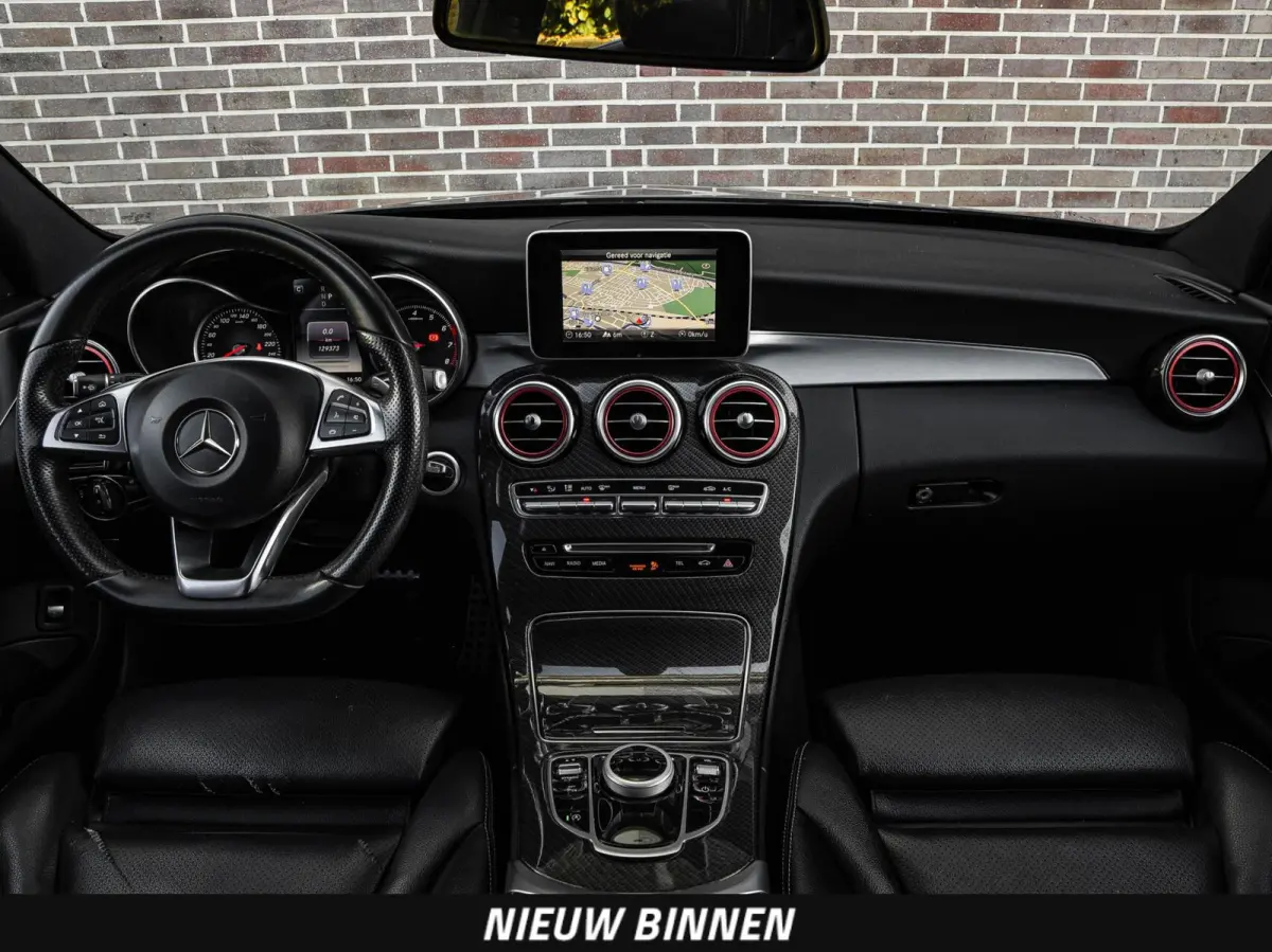180 Business Solution AMG 156 PK Aut. | Leder | Navigatie | Camera | LED | Trekhaak | 18"