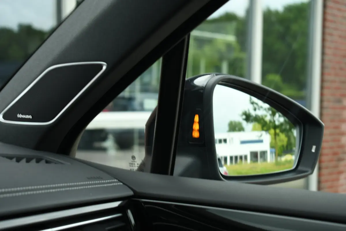 3.0 TSi eHybrid 4M R Trekh DynAudio Stoel-koel Massage HUD 360