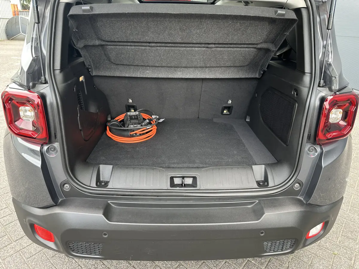 4xe 240PK Plug-in Hybrid The North Star (Elektrisch Schuifdak - Navigatie - Adaptieve Cruise Controle - LED - Automatische Airco 4WD - Camera - Stuur & Stoel verwarming)