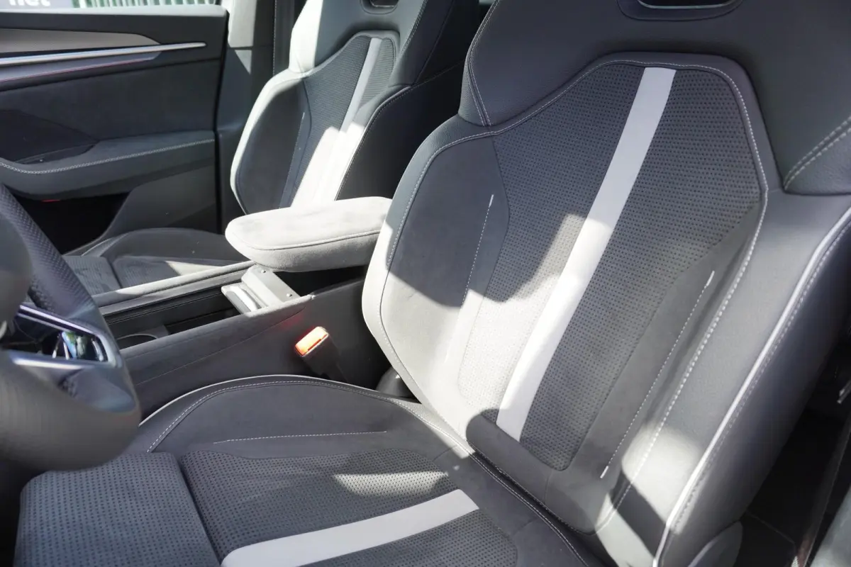 1.5 TSI 204pk PHEV Sportline Business | Trekhaak | Head-up | Adaptief Onderstel