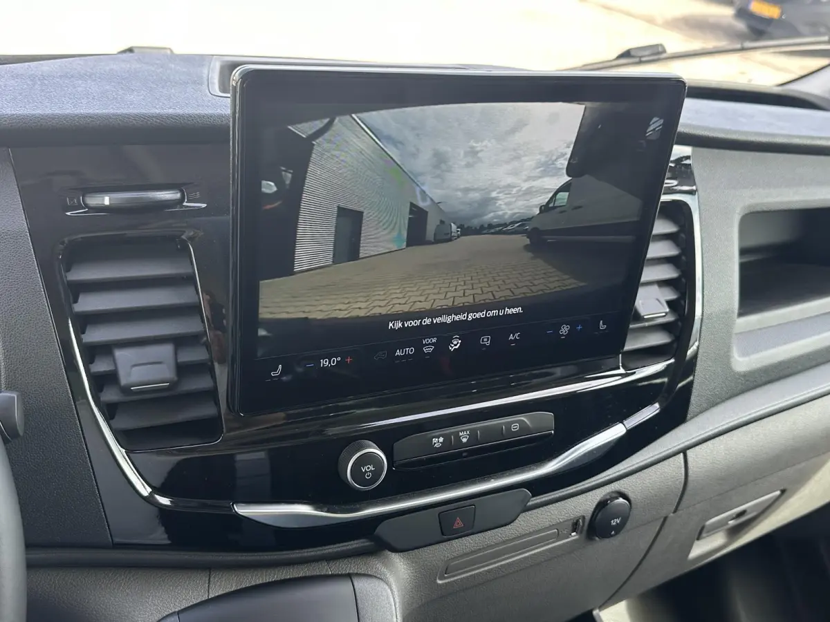 350 Trend NIEUW bakwagen met laadklep
