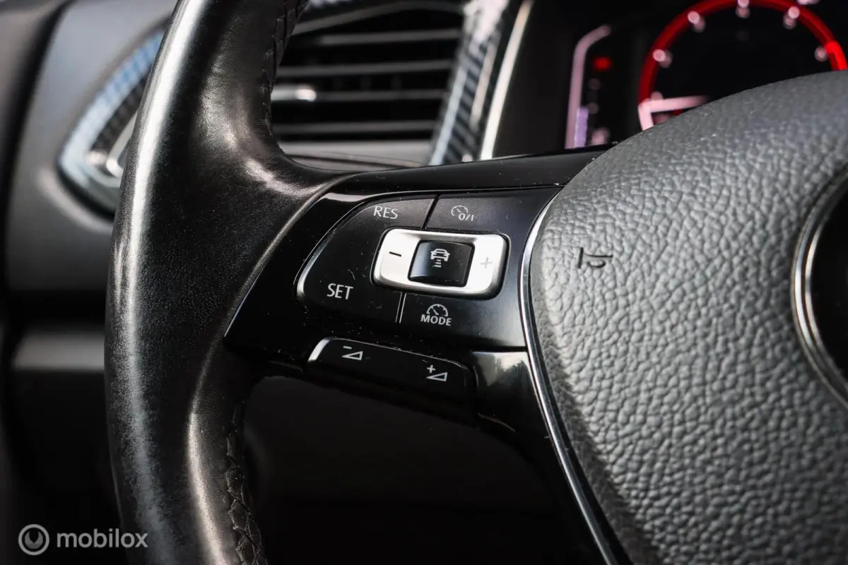 1.0 TSI Style|VIRTUAL|CAMERA|CARPLAY|NAP