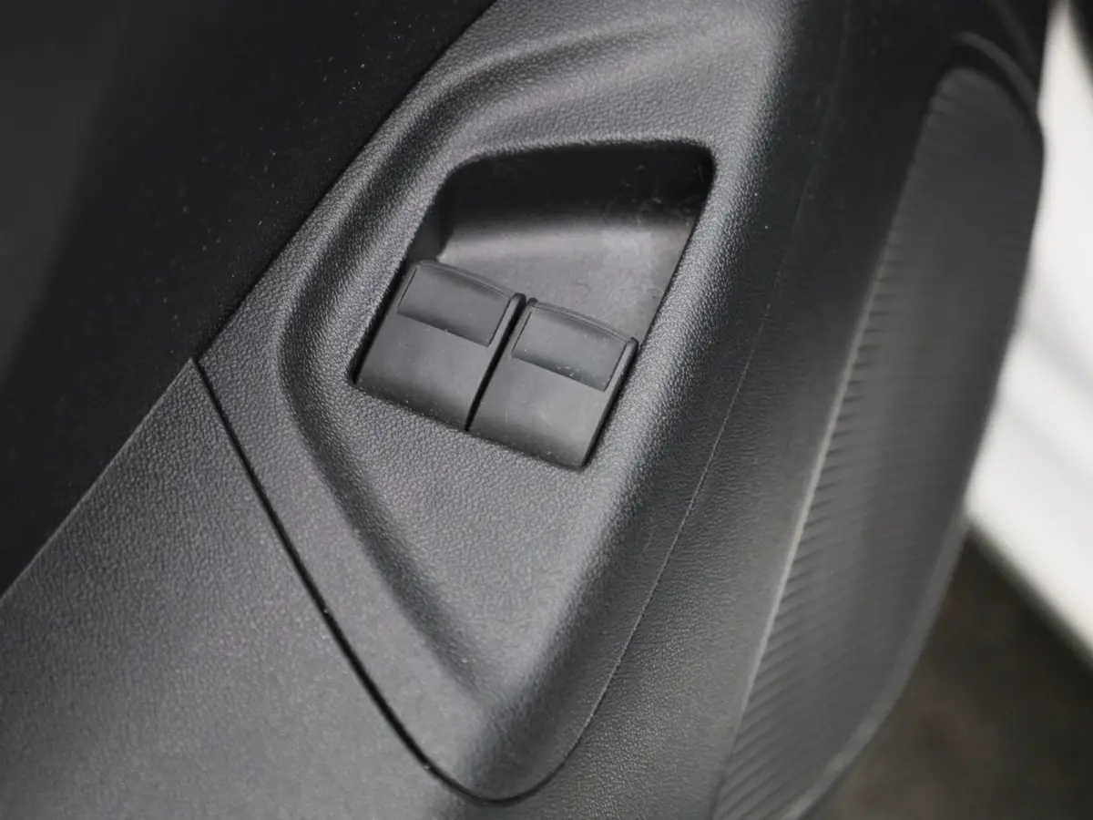 1.0 e-VTi Active | AIRCO |