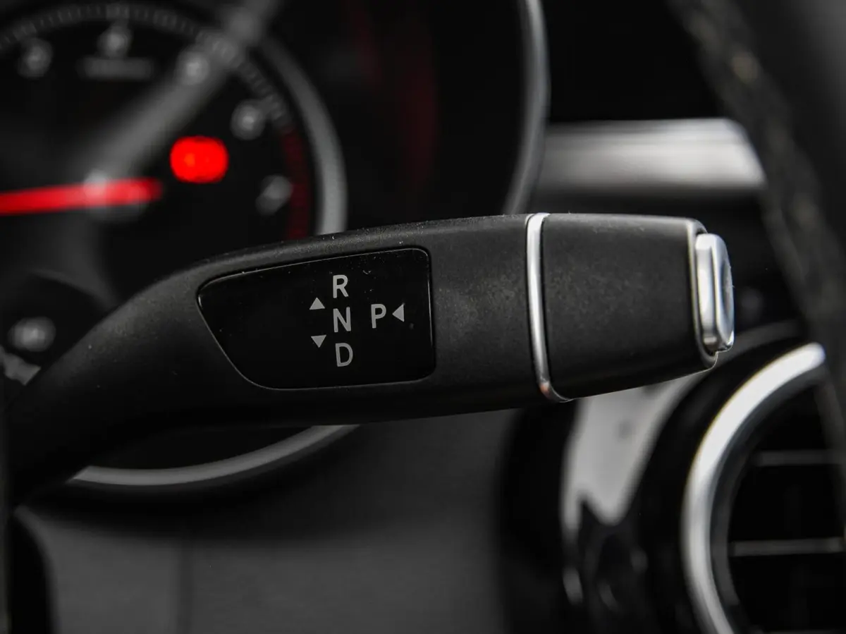 180 Avantgarde Ambition Upgrade 156 PK Automaat | Trekhaak | LED | Navigatie | Stoelverwarming | Sfeerverlichting | Dodehoekdetectie | Dealeronderhouden