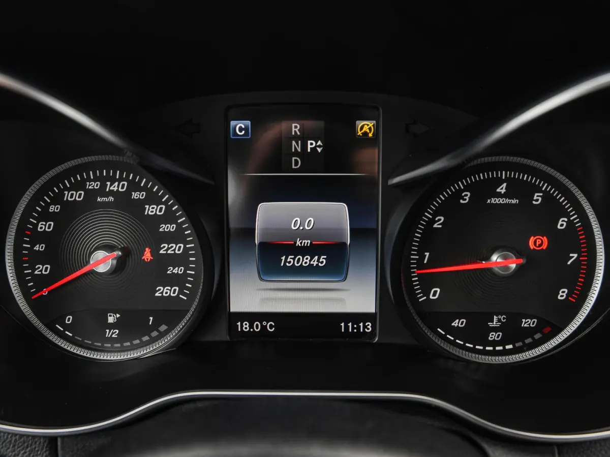180 Avantgarde Ambition Upgrade 156 PK Automaat | Trekhaak | LED | Navigatie | Stoelverwarming | Sfeerverlichting | Dodehoekdetectie | Dealeronderhouden