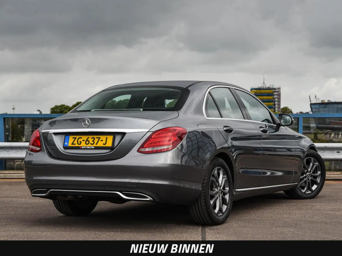 180 Avantgarde Ambition Upgrade 156 PK Automaat | Trekhaak | LED | Navigatie | Stoelverwarming | Sfeerverlichting | Dodehoekdetectie | Dealeronderhouden