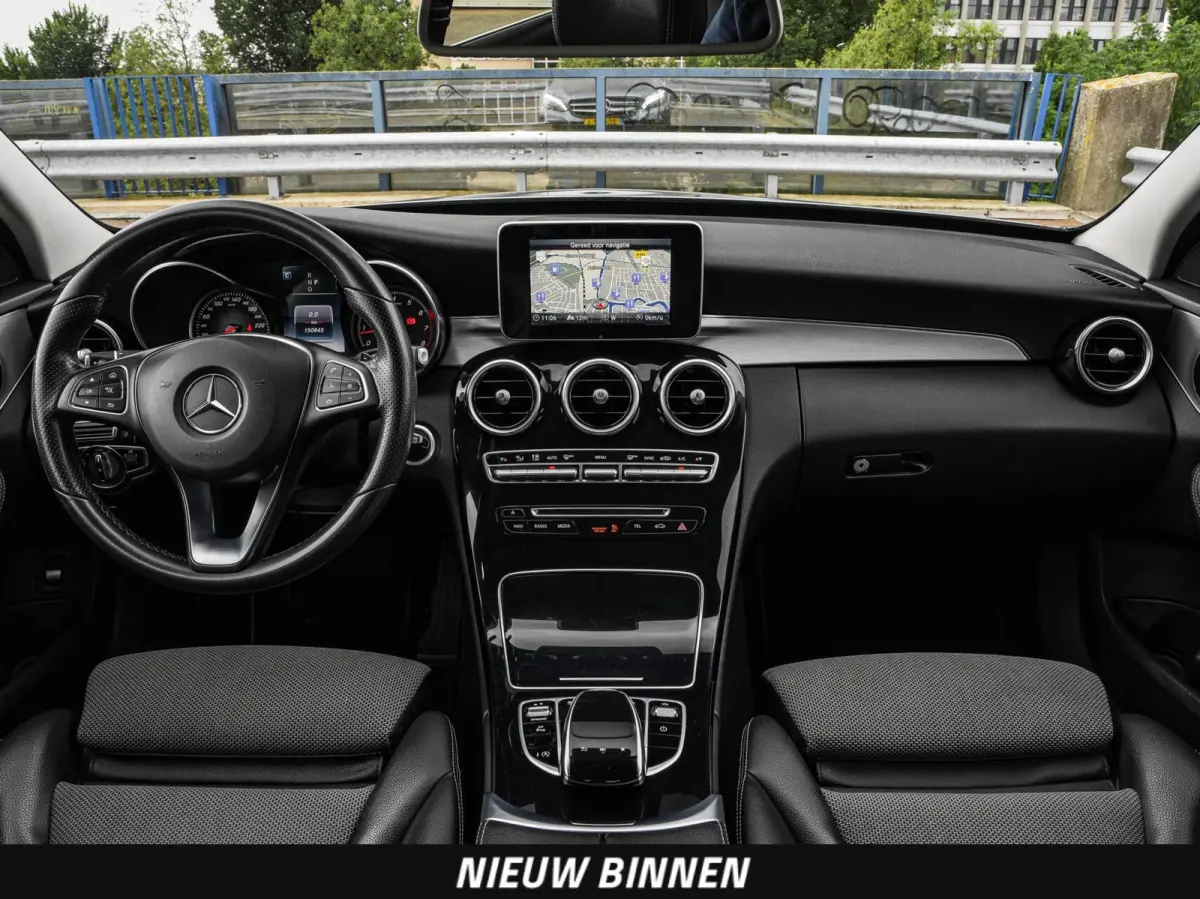 180 Avantgarde Ambition Upgrade 156 PK Automaat | Trekhaak | LED | Navigatie | Stoelverwarming | Sfeerverlichting | Dodehoekdetectie | Dealeronderhouden