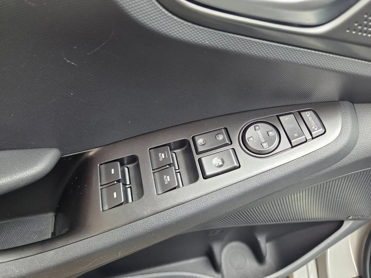 1.6 GDi PHEV Comfort Parkeersensoren achter/ Stoel en stuurverwarming/ Navigatie/ Camera/ Rijklaarprijs!
