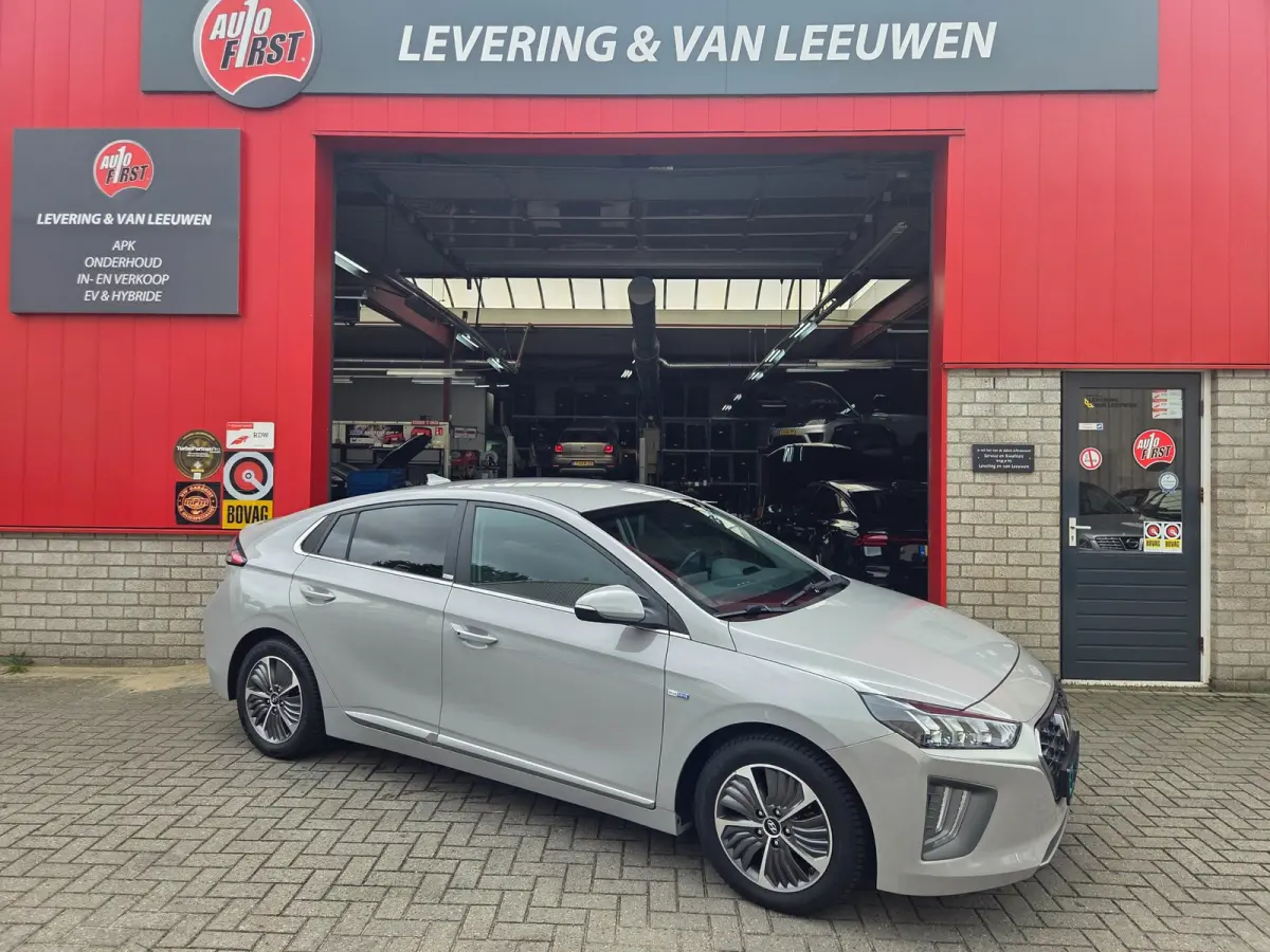 1.6 GDi PHEV Comfort Parkeersensoren achter/ Stoel en stuurverwarming/ Navigatie/ Camera/ Rijklaarprijs!