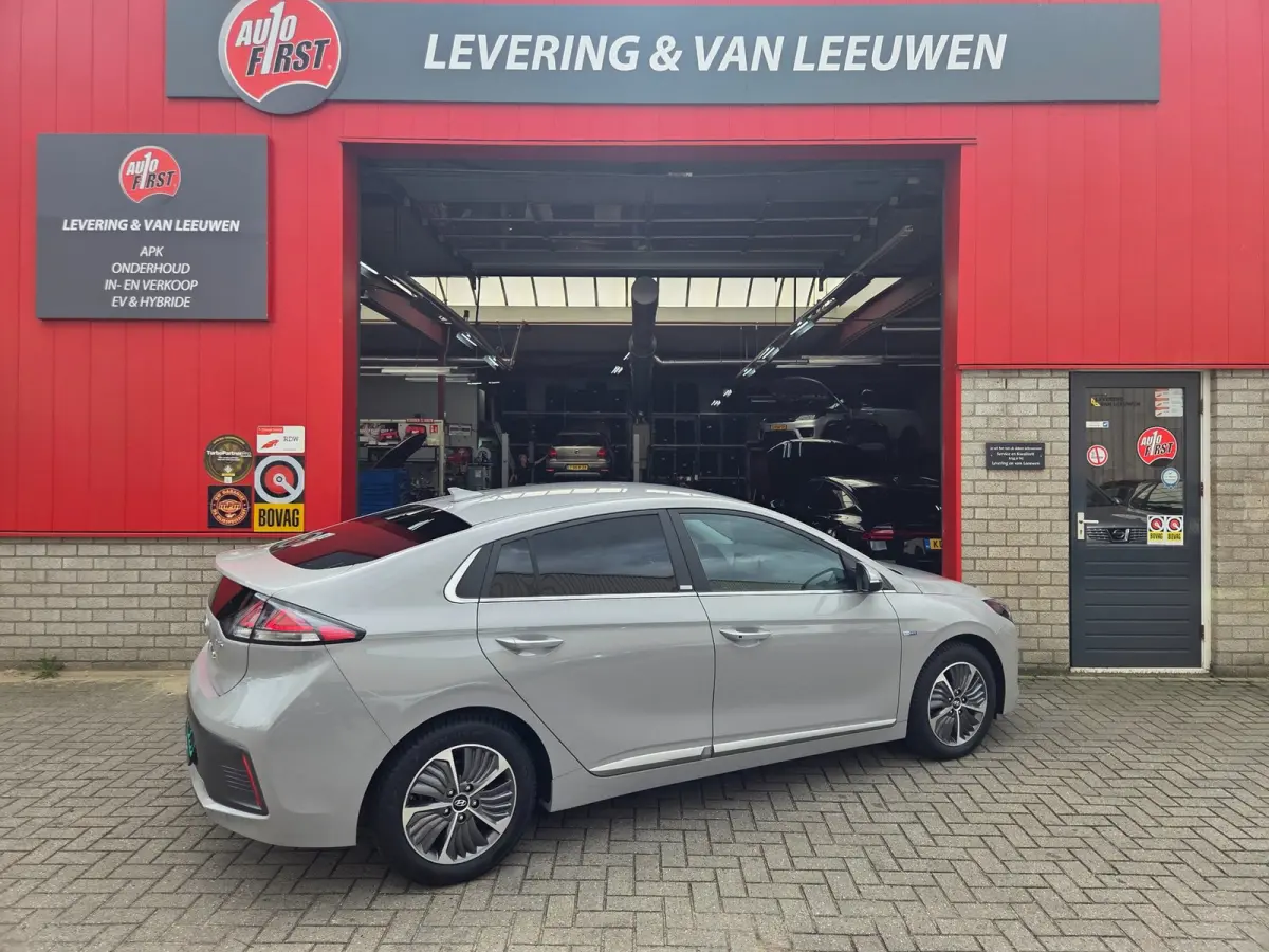1.6 GDi PHEV Comfort Parkeersensoren achter/ Stoel en stuurverwarming/ Navigatie/ Camera/ Rijklaarprijs!