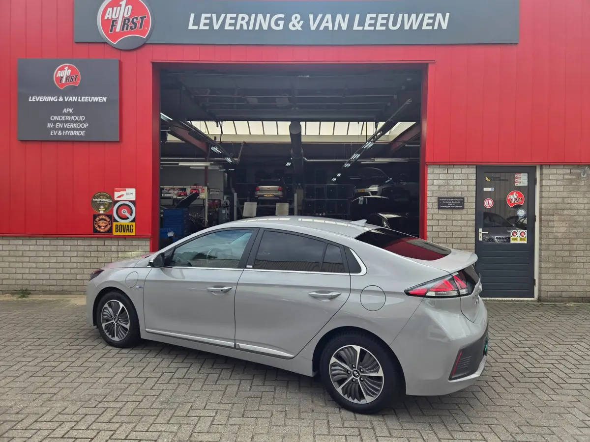 1.6 GDi PHEV Comfort Parkeersensoren achter/ Stoel en stuurverwarming/ Navigatie/ Camera/ Rijklaarprijs!