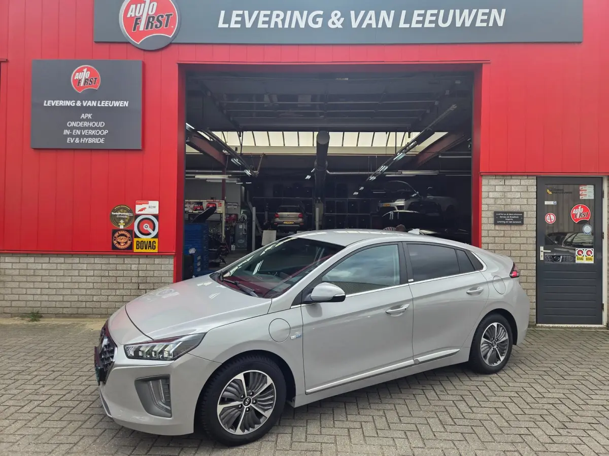 1.6 GDi PHEV Comfort Parkeersensoren achter/ Stoel en stuurverwarming/ Navigatie/ Camera/ Rijklaarprijs!
