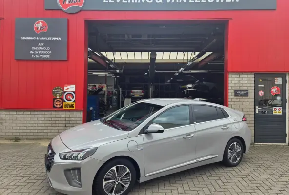 1.6 GDi PHEV Comfort Parkeersensoren achter/ Stoel en stuurverwarming/ Navigatie/ Camera/ Rijklaarprijs!