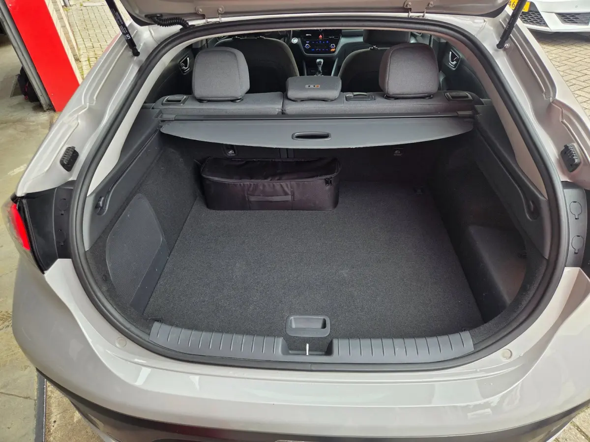 1.6 GDi PHEV Comfort Parkeersensoren achter/ Stoel en stuurverwarming/ Navigatie/ Camera/ Rijklaarprijs!