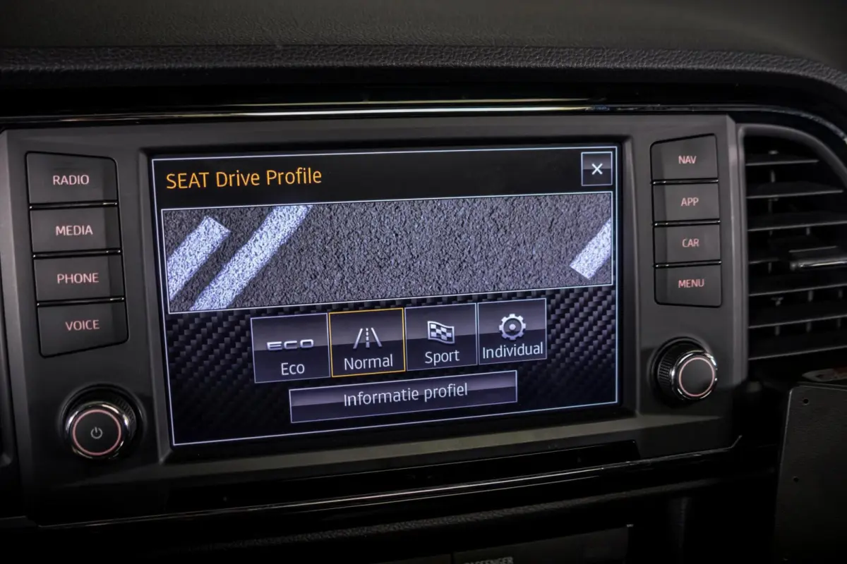 1.4 EcoTSI Xcellence|Pano|Keyless|Trekhaak|Camera|Seat Sound