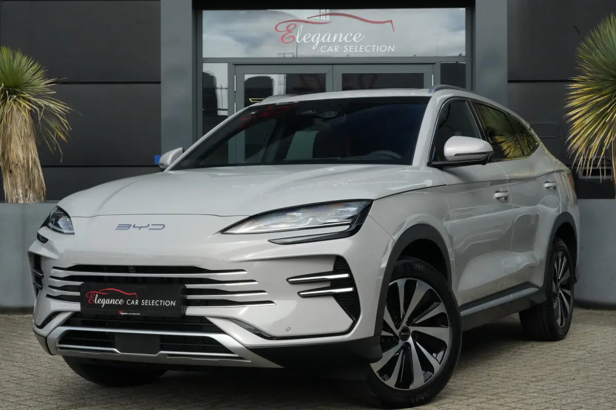 1.5 DM-i PHEV AWD Design | 324 PK | 360° Camera| Pano | HUD | BYD SEAL U 1.5 DM-i PHEV AWD Design met 324 PK, Plug-in hybride aandrijving, Panoramadak, Head-Up Display, 360° camera, adapti