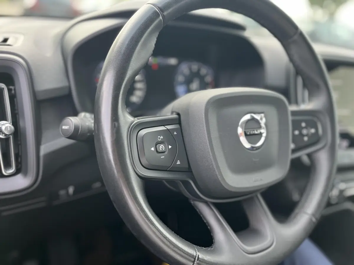 T2 Momentum | Parkeercamera | Climate Control | Apple Carplay |