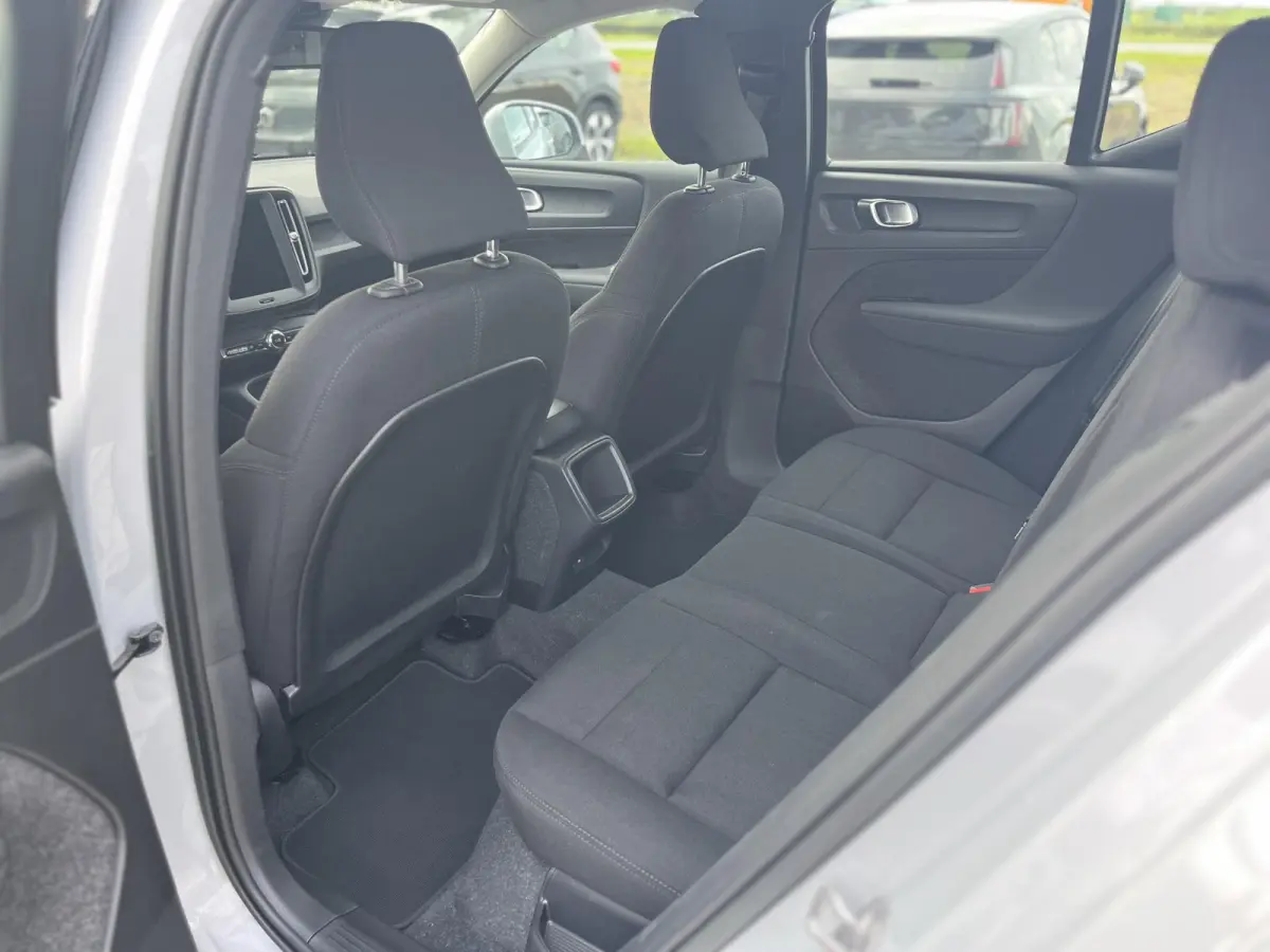 T2 Momentum | Parkeercamera | Climate Control | Apple Carplay |