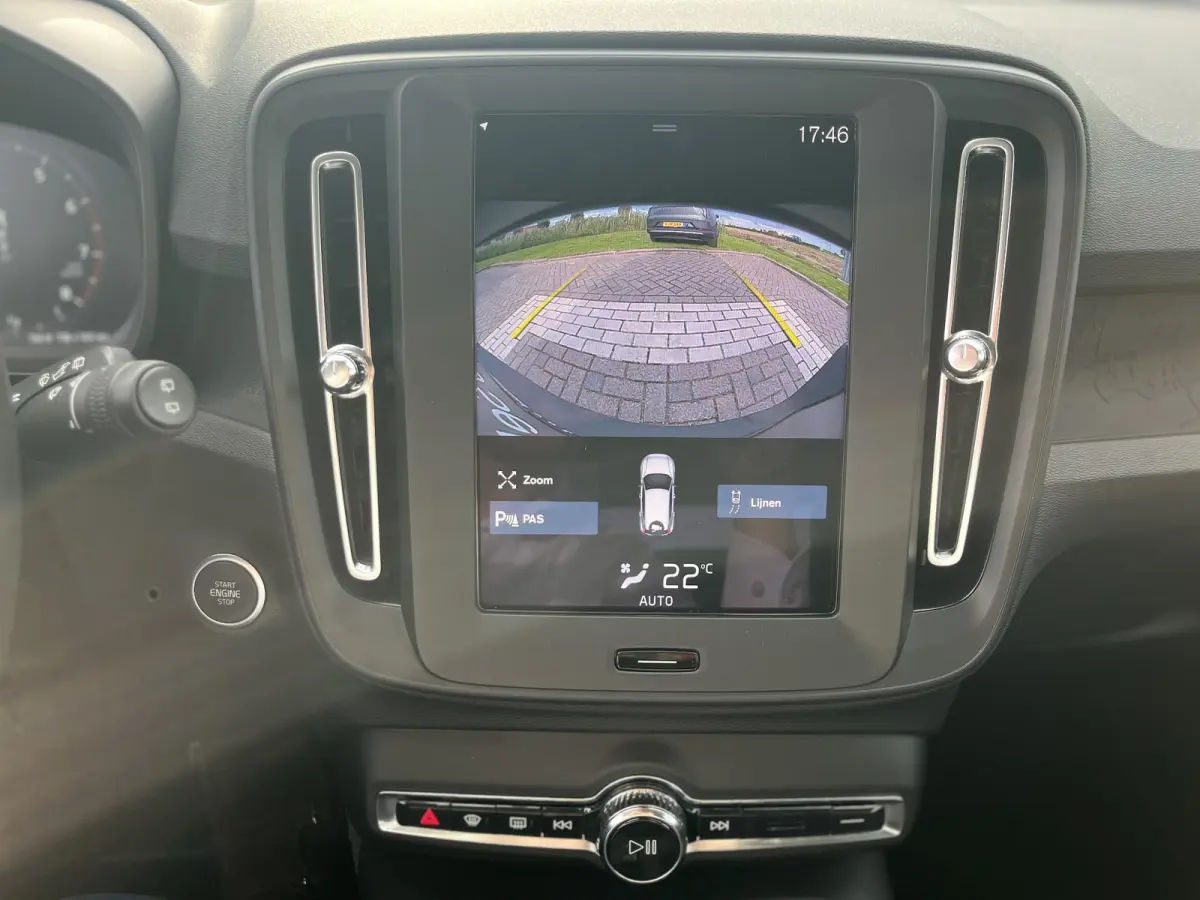T2 Momentum | Parkeercamera | Climate Control | Apple Carplay |