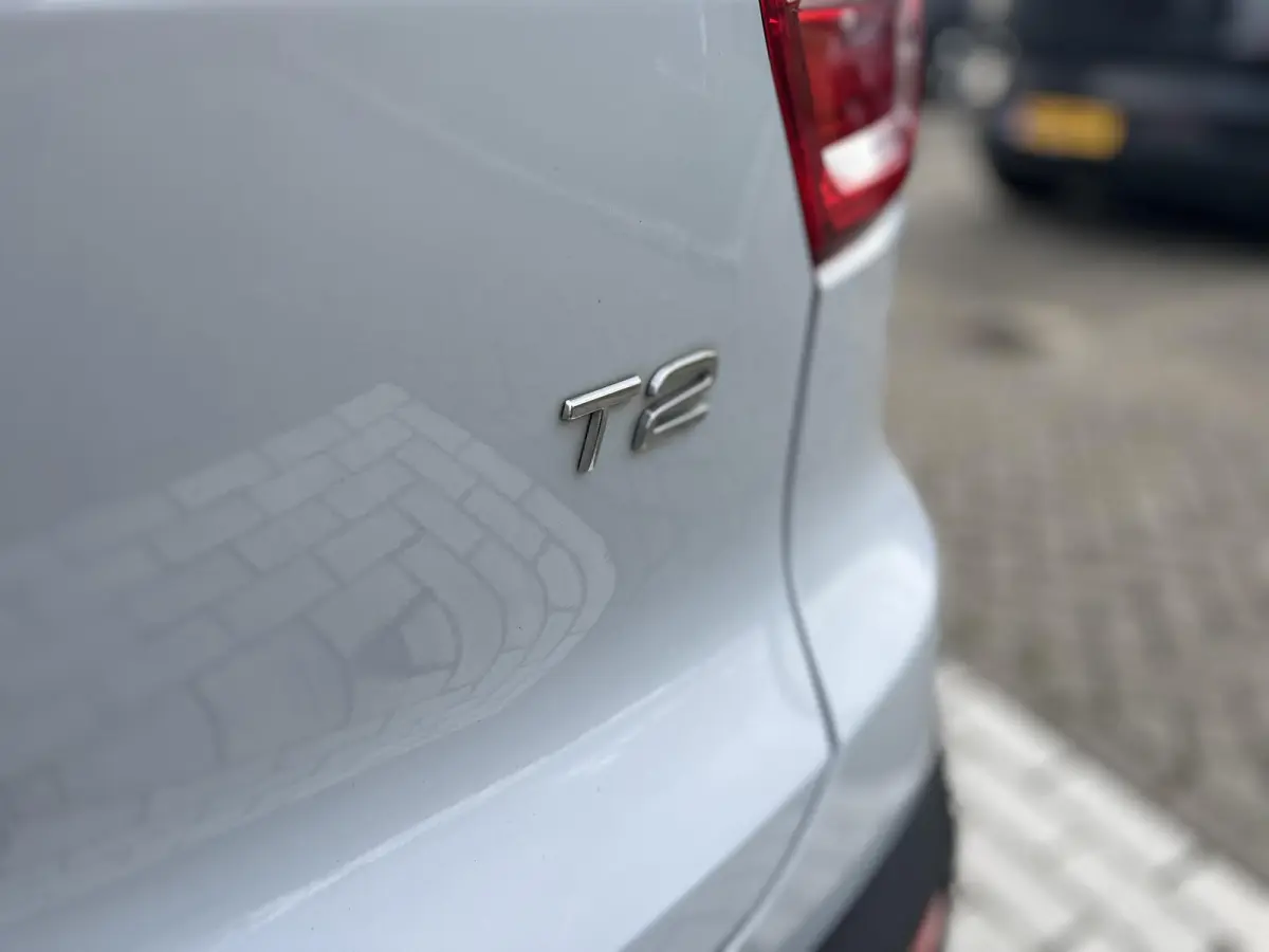 T2 Momentum | Parkeercamera | Climate Control | Apple Carplay |