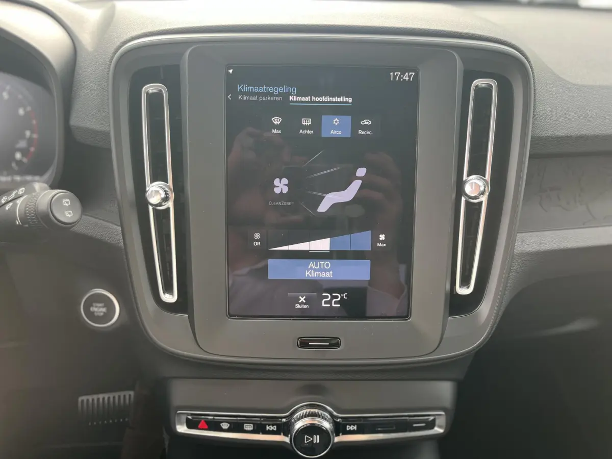 T2 Momentum | Parkeercamera | Climate Control | Apple Carplay |