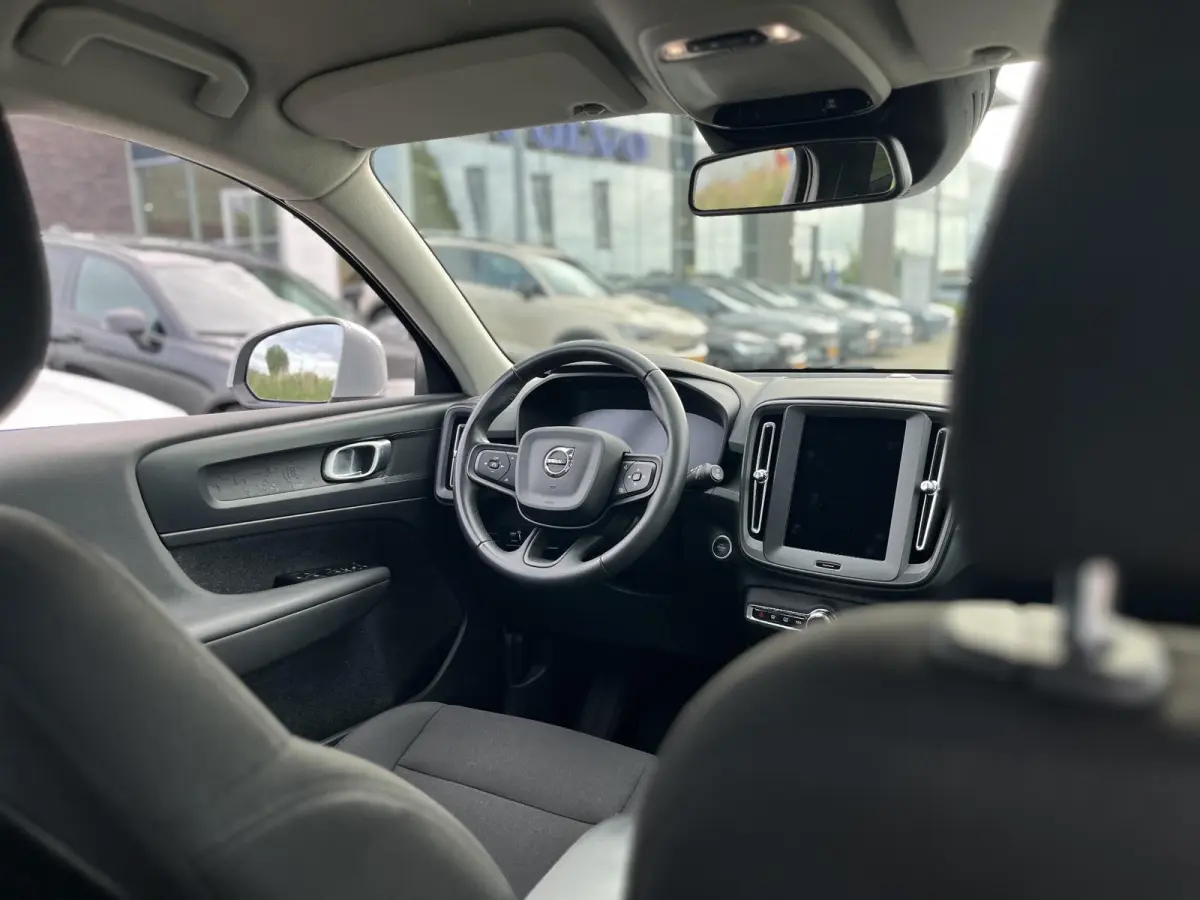 T2 Momentum | Parkeercamera | Climate Control | Apple Carplay |
