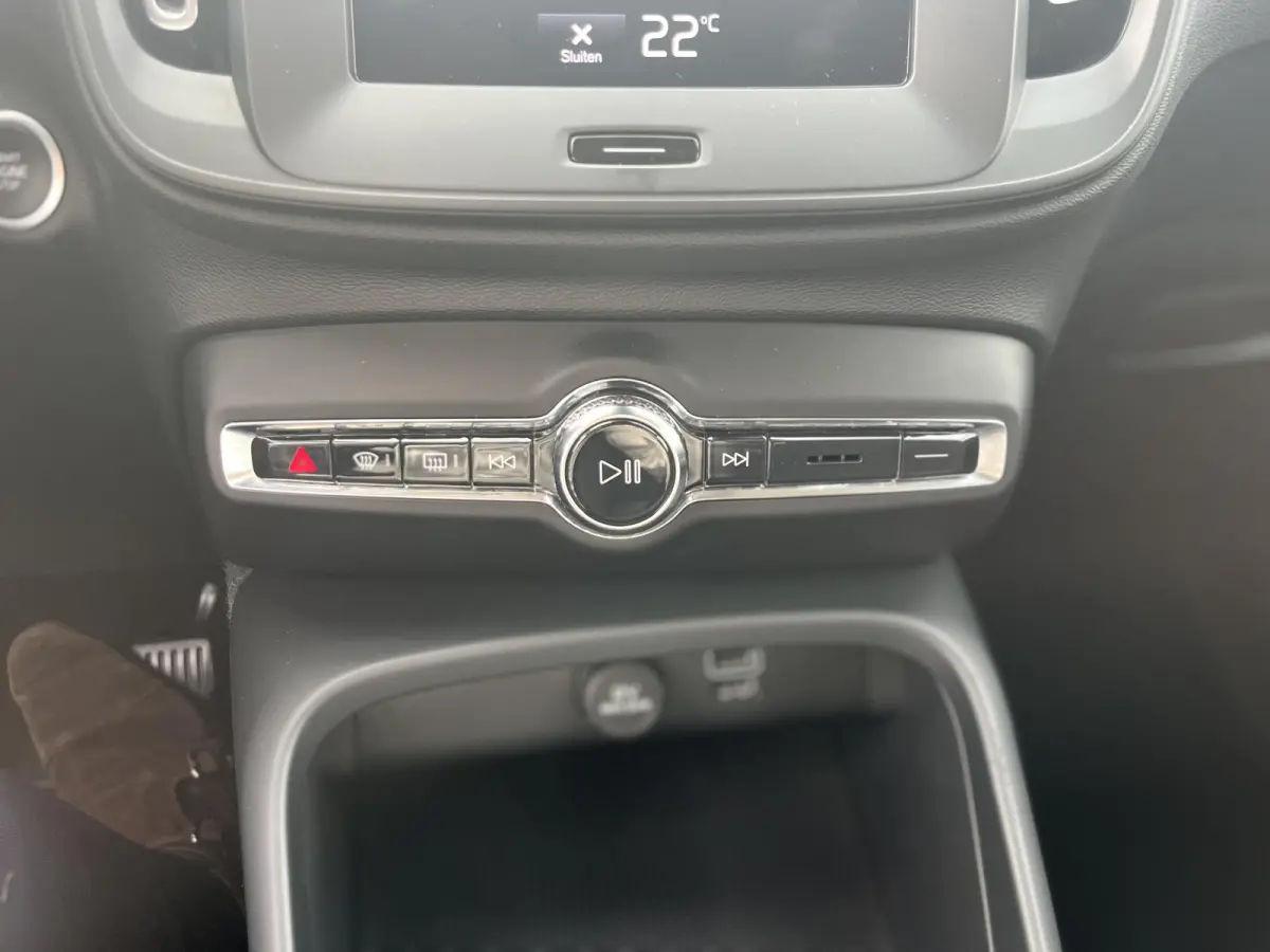 T2 Momentum | Parkeercamera | Climate Control | Apple Carplay |