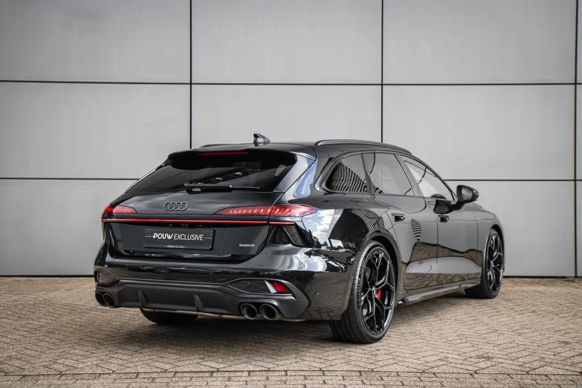 2.0 e-hybrid 367pk quattro S edition Competition | Luchtvering | Trekhaak | 21" Velgen | S6 Uitlaat