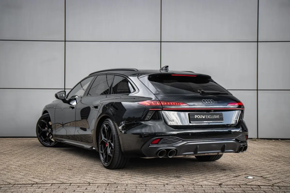 2.0 e-hybrid 367pk quattro S edition Competition | Luchtvering | Trekhaak | 21" Velgen | S6 Uitlaat