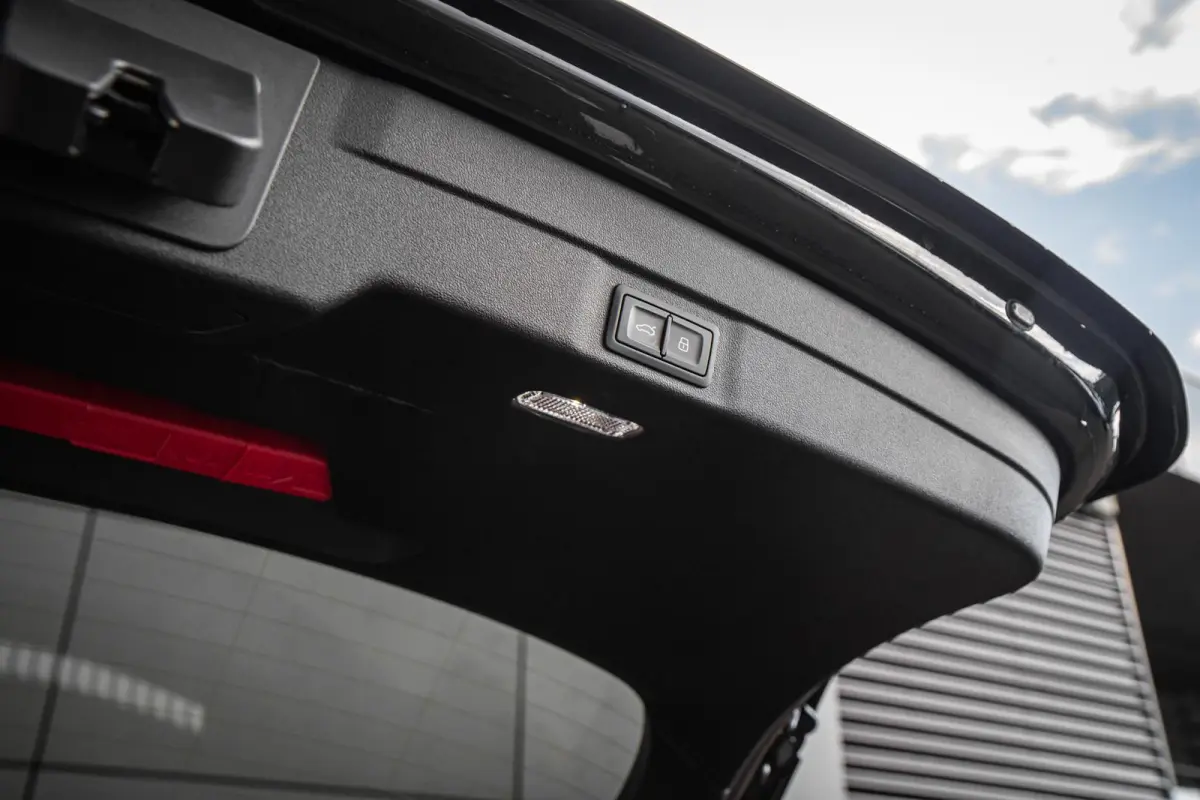 2.0 e-hybrid 367pk quattro S edition Competition | Luchtvering | Trekhaak | 21" Velgen | S6 Uitlaat