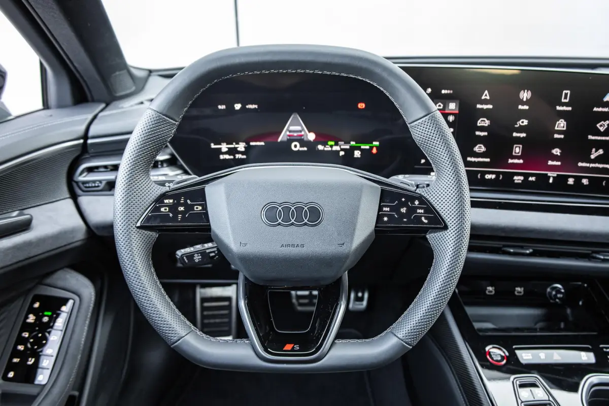 2.0 e-hybrid 367pk quattro S edition Competition | Luchtvering | Trekhaak | 21" Velgen | S6 Uitlaat
