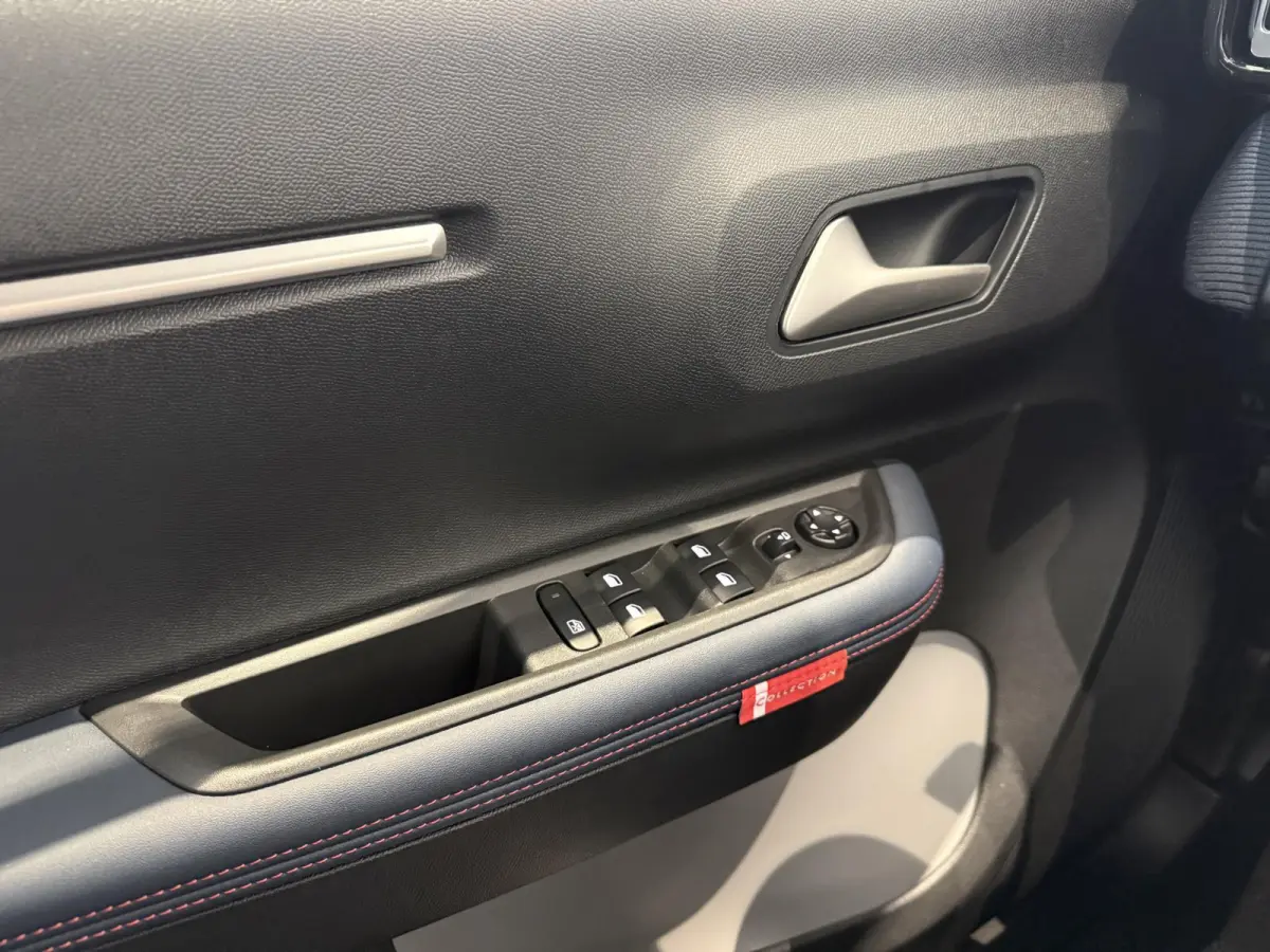 1.2 Hybrid 110pk Collection l Apple carplay & android auto l DEMO l Bel voor actuele KM-Stand!!!!