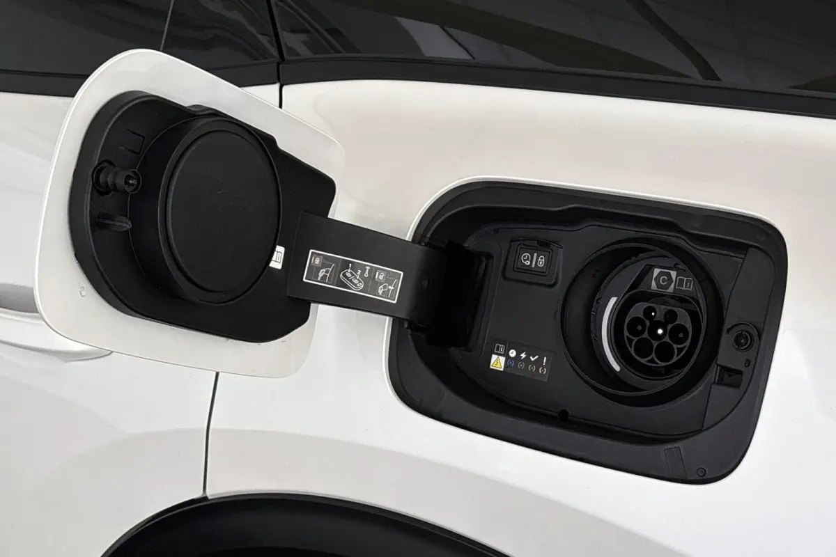 1.6 Plug-in Hybrid 180 Plus Stoel-Stuurverwarming Leder Keyless