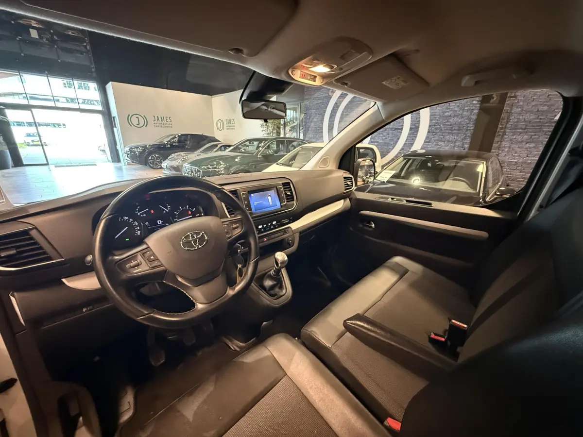 2.0 D-4D Black Line |EURO 6|CARPLAY|CLIMA|TREKHAAK|A.CAMERA|PDC|CRUISE|2.500KG TREKGEWICHT|